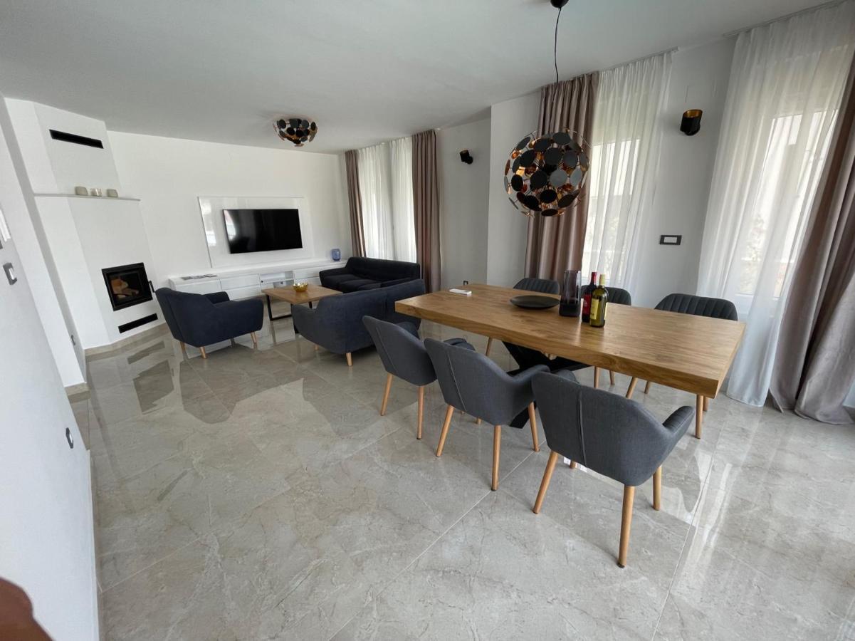 Villa Dea - Dein Rueckzugsort Am Meer Mit Beheiztem Pool Vrsi Ngoại thất bức ảnh