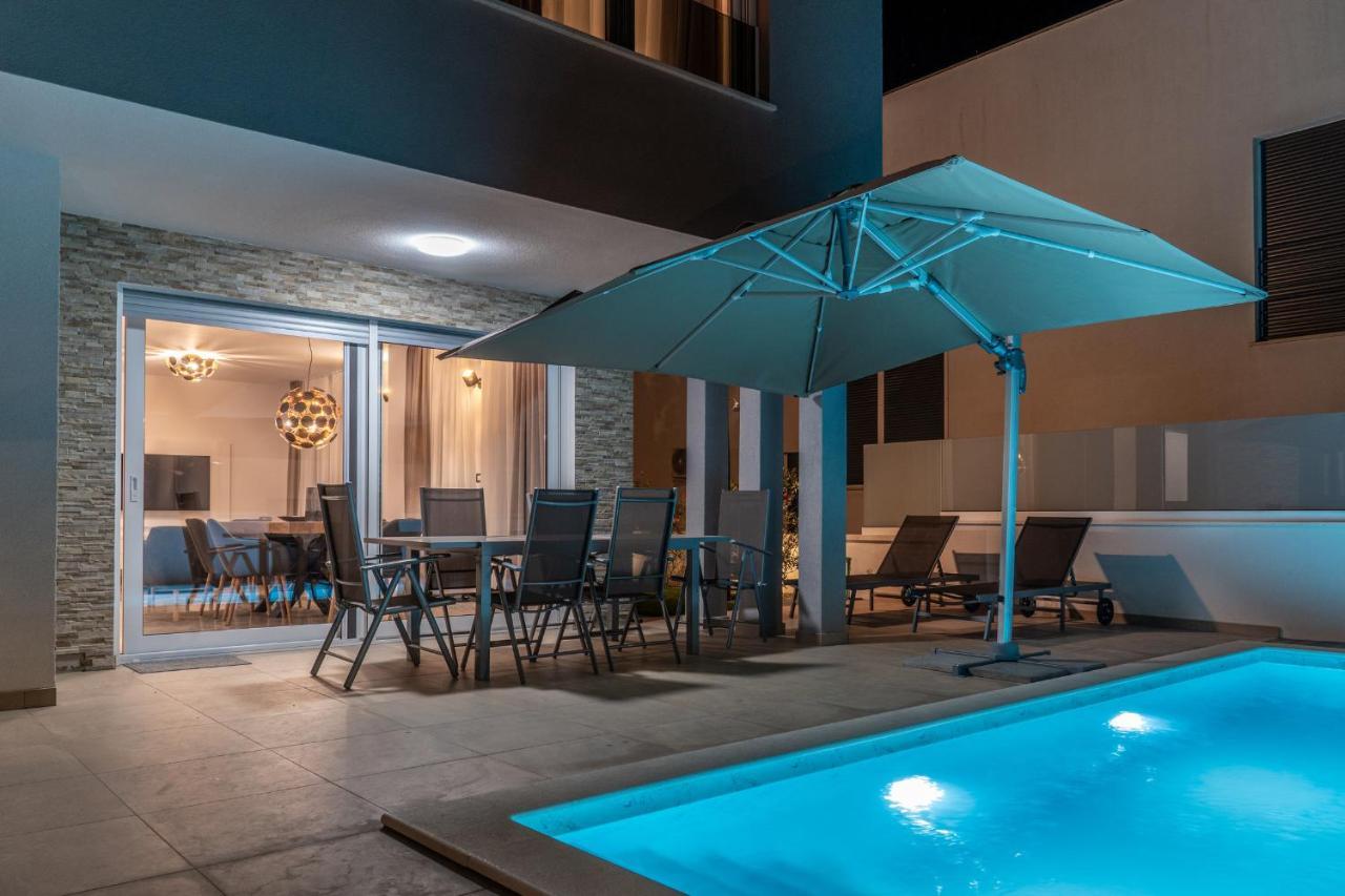 Villa Dea - Dein Rueckzugsort Am Meer Mit Beheiztem Pool Vrsi Ngoại thất bức ảnh