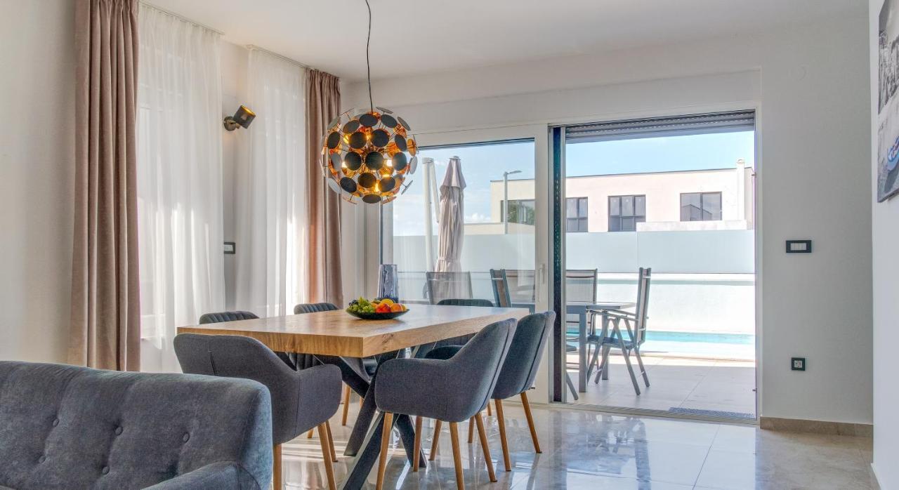 Villa Dea - Dein Rueckzugsort Am Meer Mit Beheiztem Pool Vrsi Ngoại thất bức ảnh