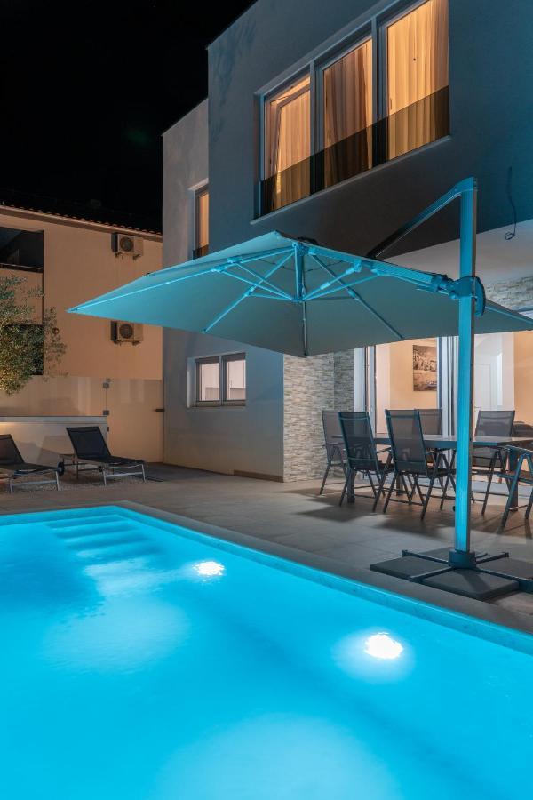 Villa Dea - Dein Rueckzugsort Am Meer Mit Beheiztem Pool Vrsi Ngoại thất bức ảnh